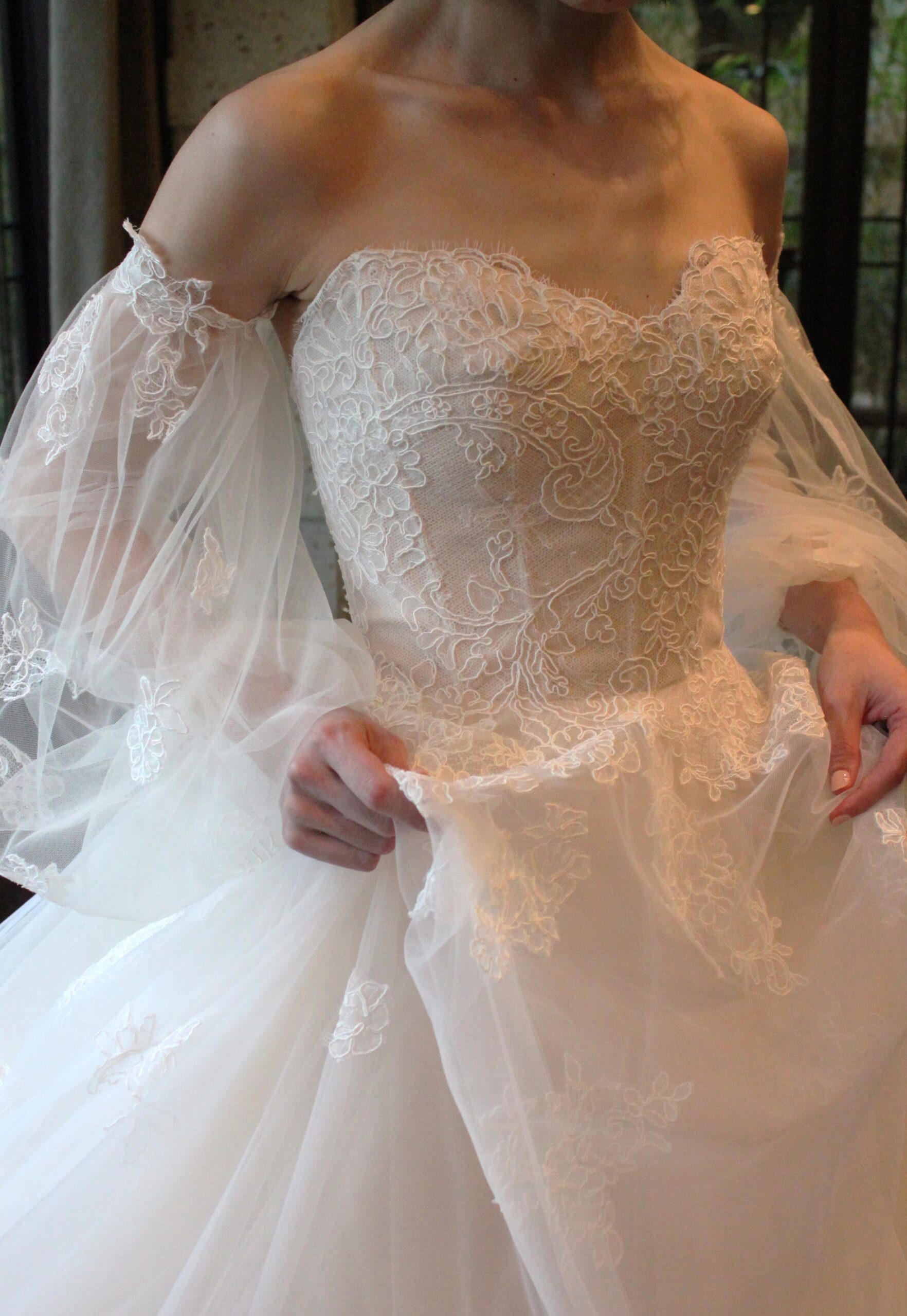 ザソウドウ東山京都の花嫁におすすめのモニーク ルイリエのロマンティックなプリンセスラインのウェディングドレス