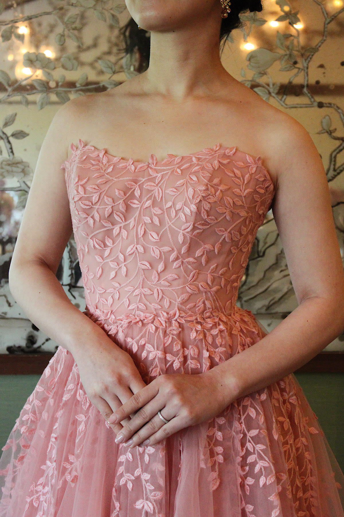 THETREATDRESSINGよりマーク イングラム フォー ヴァレンティ―二のお色直しにおすすめの新作のピンクのカラードレスのご紹介